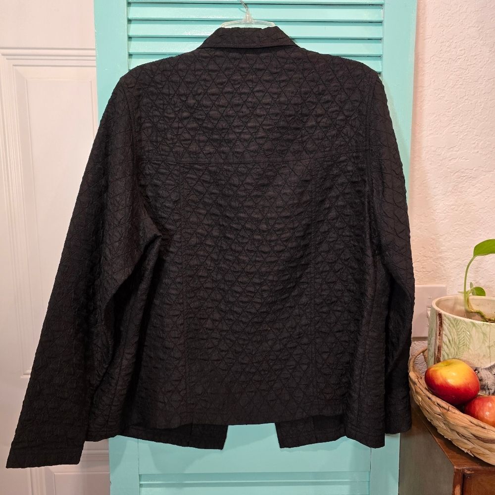 Black Textured Button-Up Jacket - Picture 2 of 4